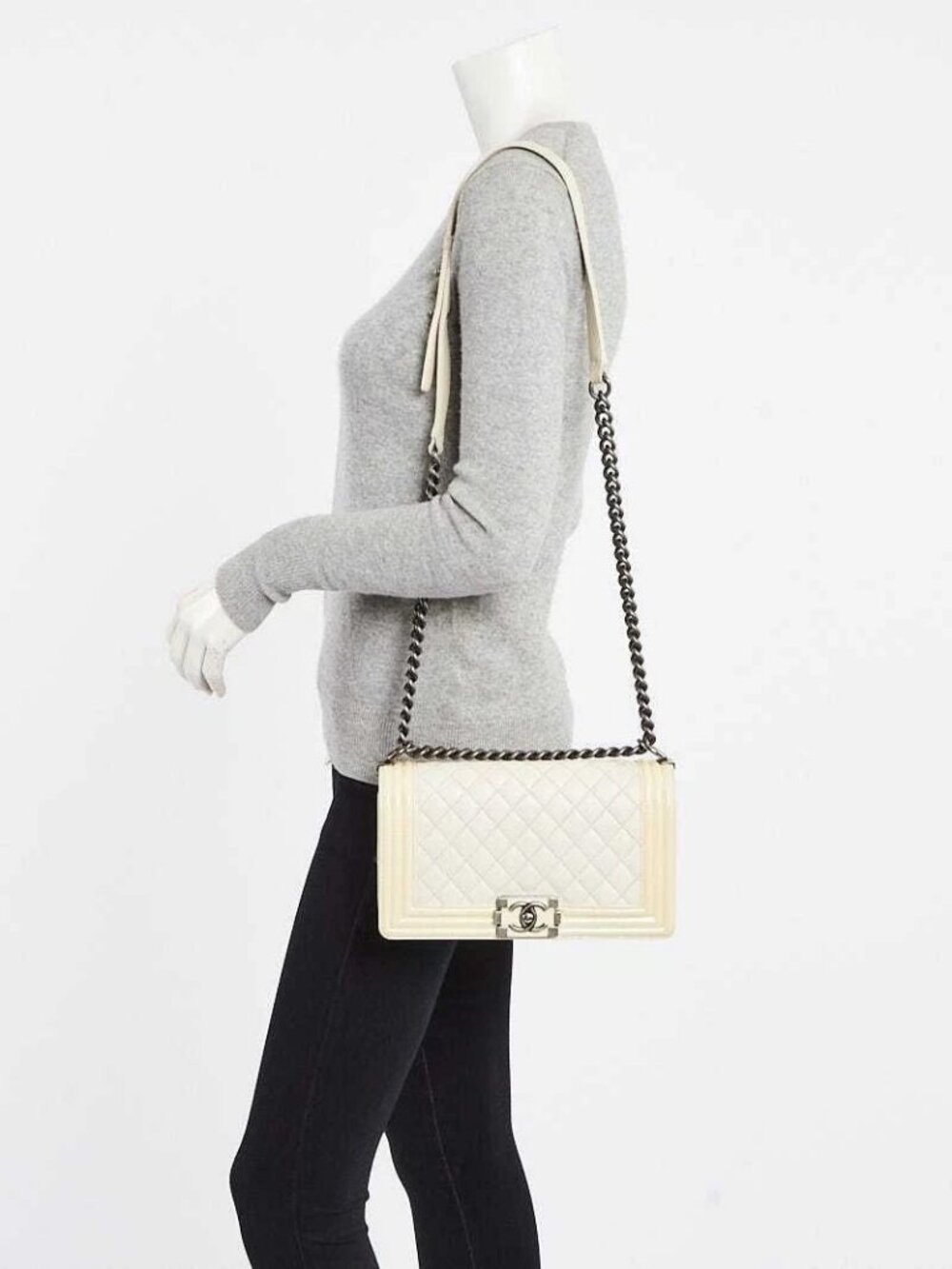 Chanel White/Beige Quilted Chevre and Patent Leather Medium Boy Bag - Picture 2 of 9